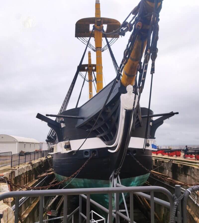 Exterior da Fragata D. Fernando II e Glória, o último navio exclusivamente à vela da Marinha Portuguesa