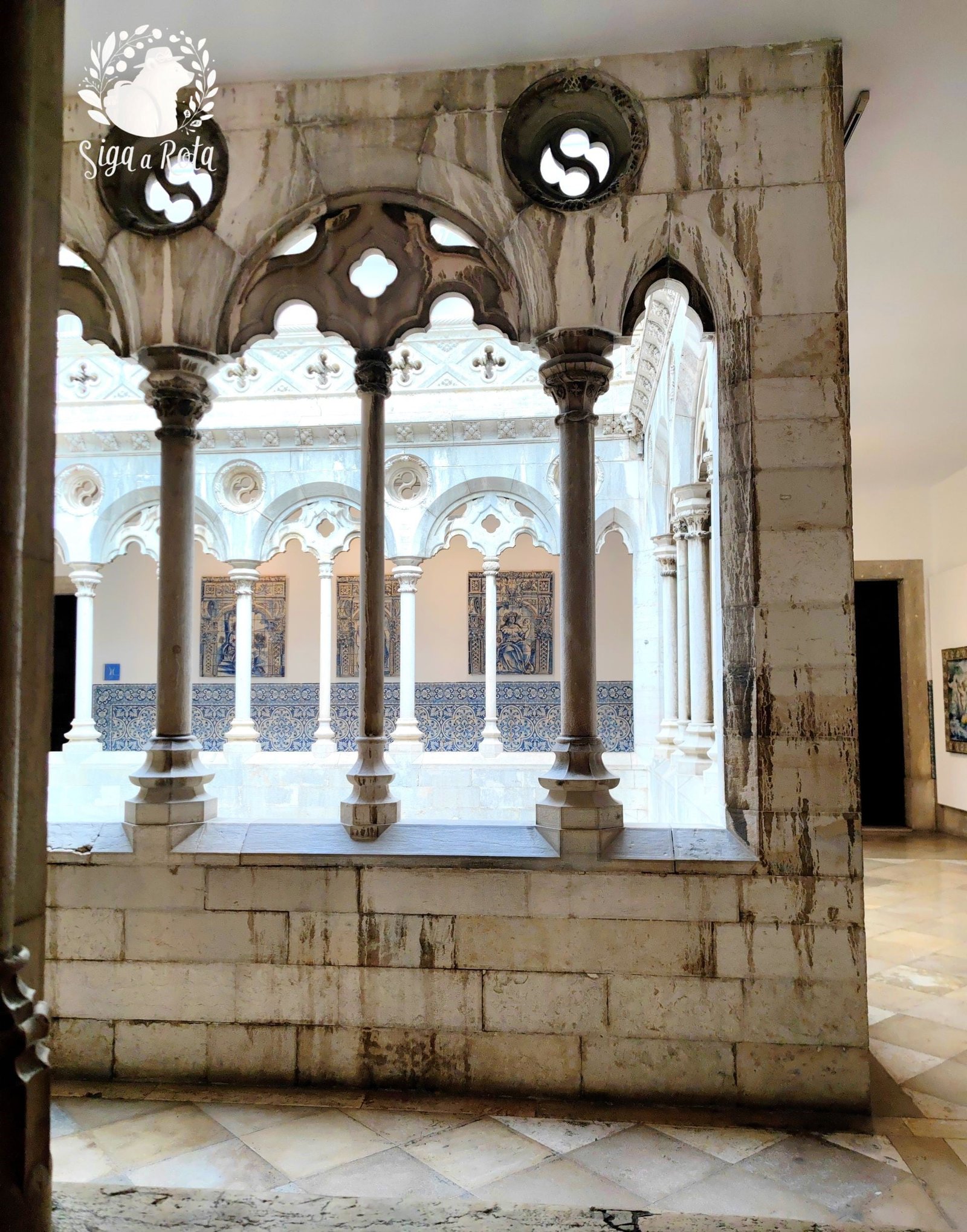 Detalhes arquitetônicos e ornamentações do Convento da Madre de Deus em Lisboa
