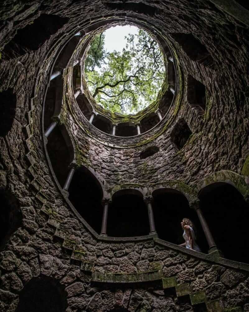 Poço iniciático em quinta da Regaleira em Sintra