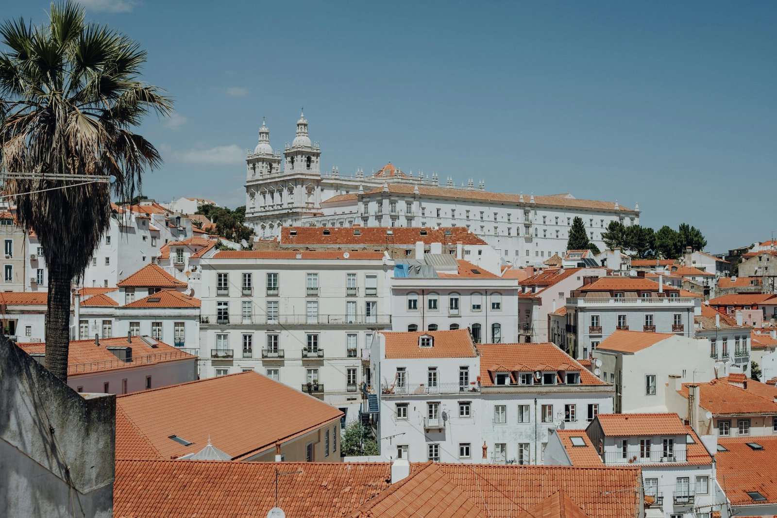 Bairro de Alcântara em Lisboa, com edifícios históricos