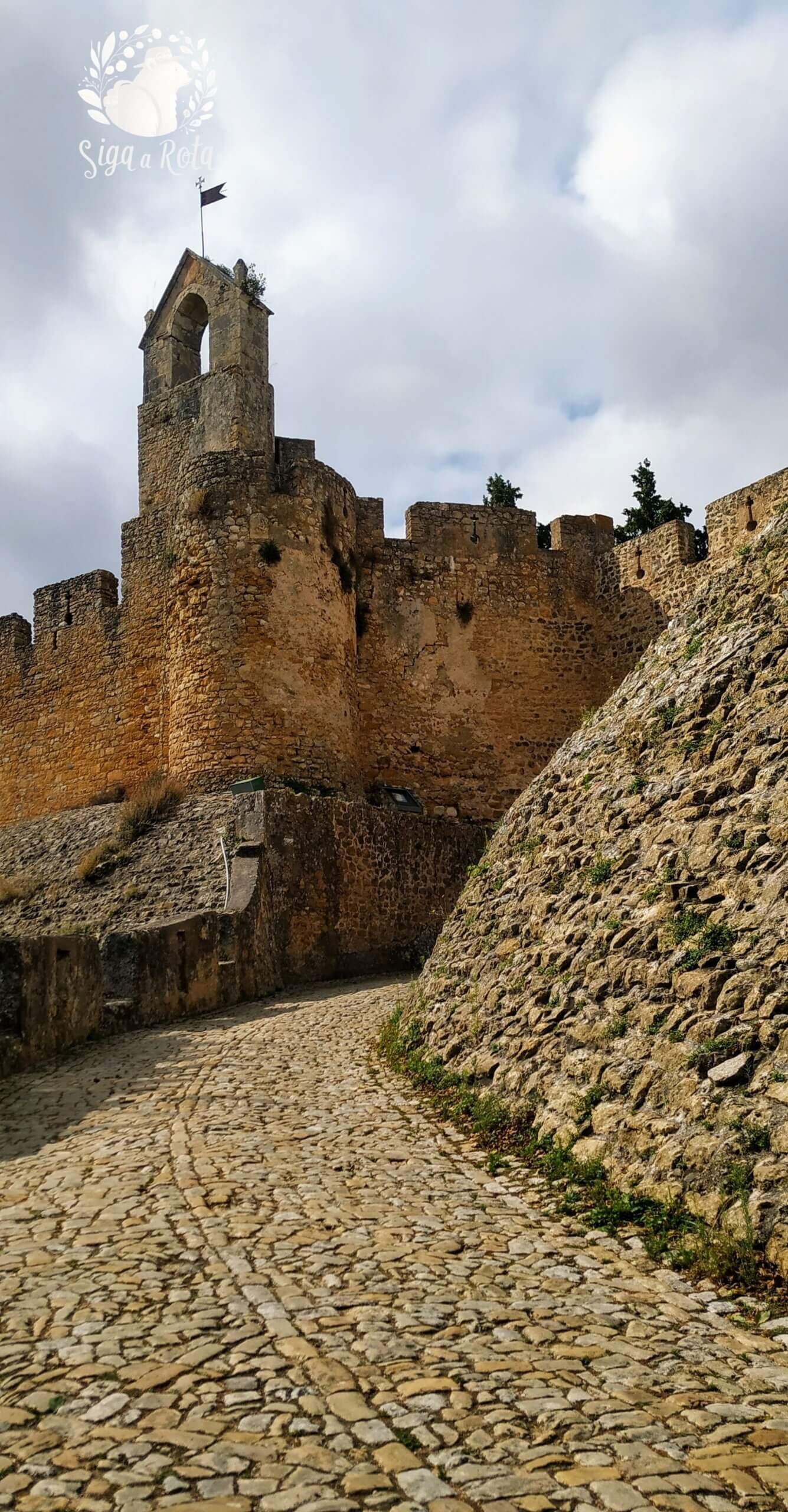 Castelo Templário em Tomar, uma fortaleza histórica da Ordem dos Templários